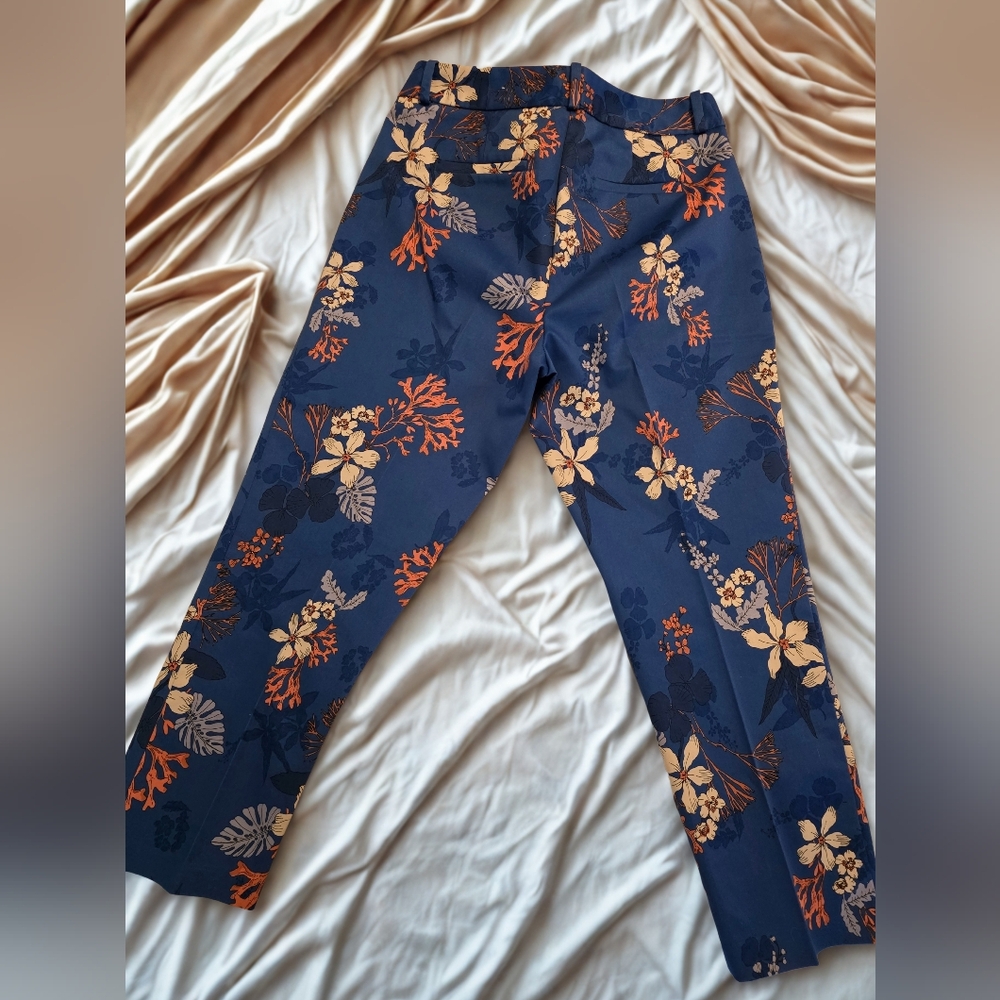 Liz Claiborne Blue Floral Ankle Pants